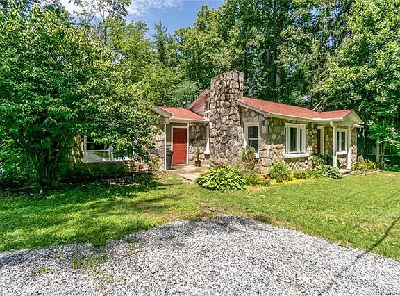 2nd image of 453 Dove Haven Ln