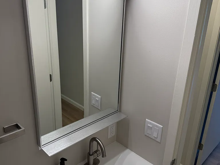 1/2 Bath