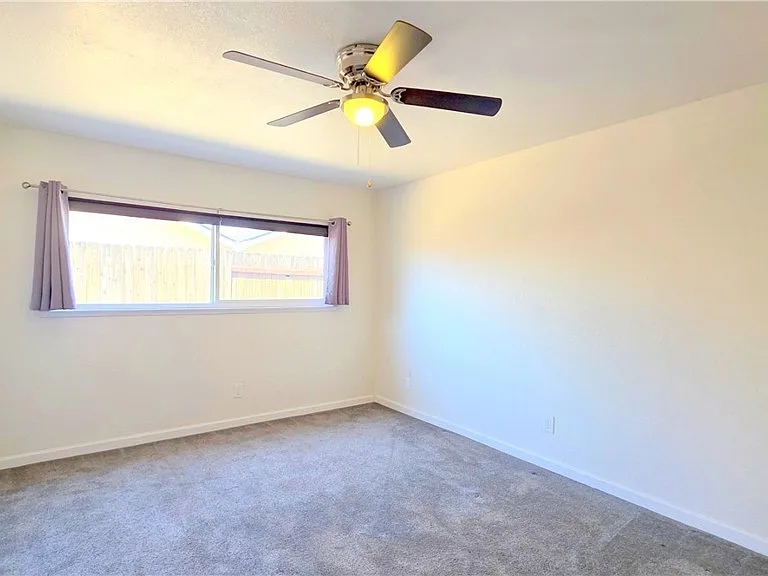 1546 Clock Ave — Photo 10
