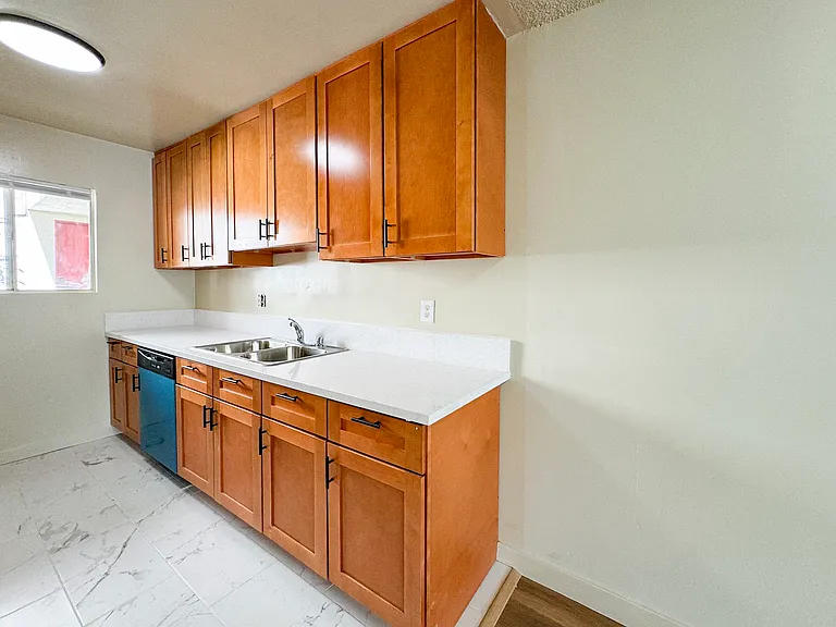 4375 York Blvd #111 — Photo 7