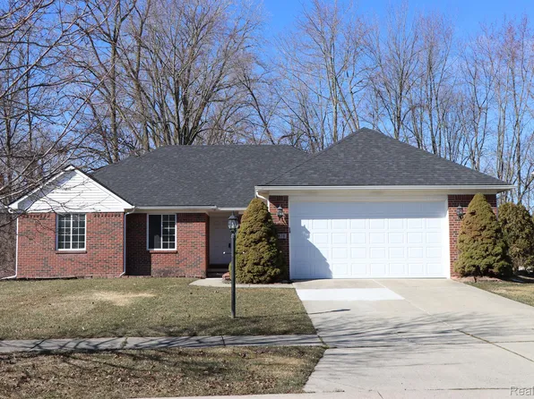 13878 Arlene Ln, Belleville, MI 48111
