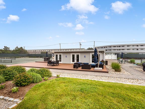 3rd image of 580 Dune Rd #5