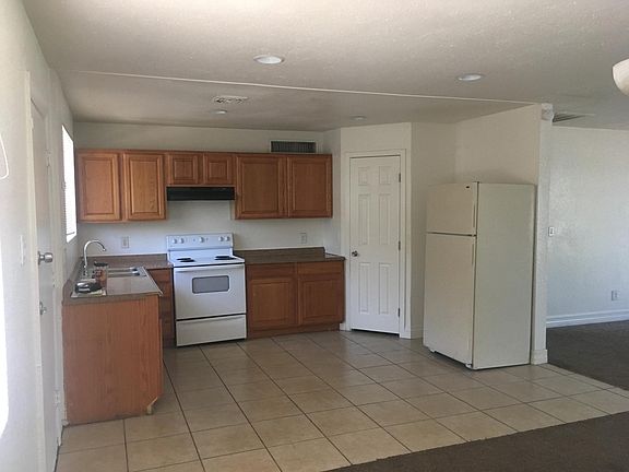 4th image of 3113 N 43rd Dr