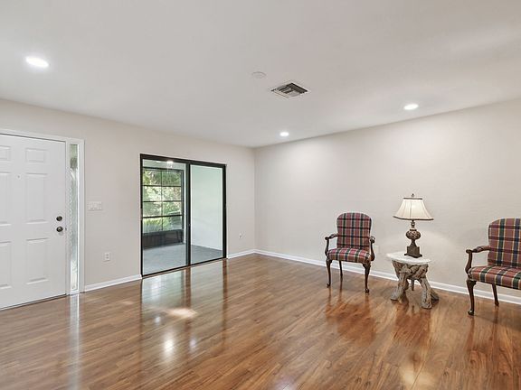 5th image of 251 Hidden Brook Dr #102-C