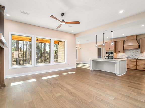 5th image of 34 Victoria Ln