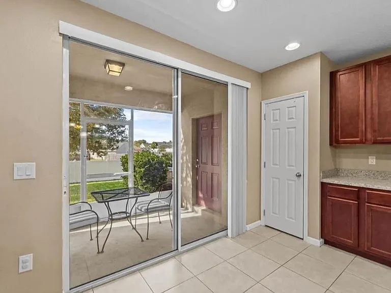 1162 Chelsea Dr — Photo 10