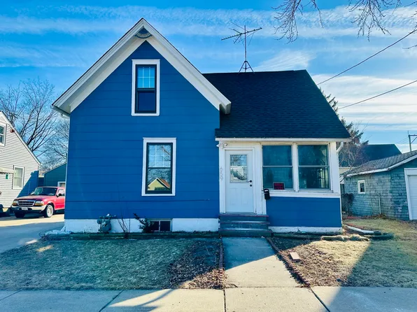 659 Chester Ave, Elgin, IL 60120