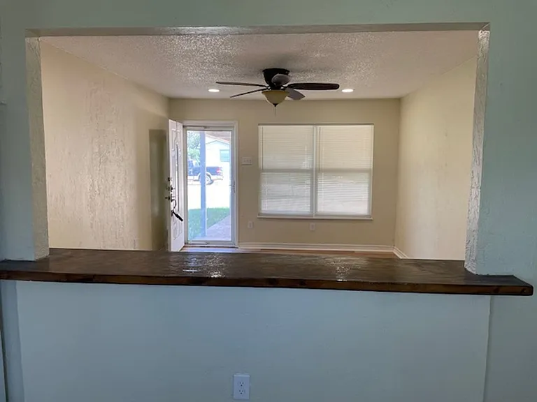 5108 Lamesa Ave — Photo 4