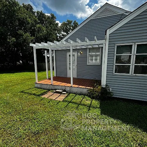 707 Magnolia - - — Photo 2