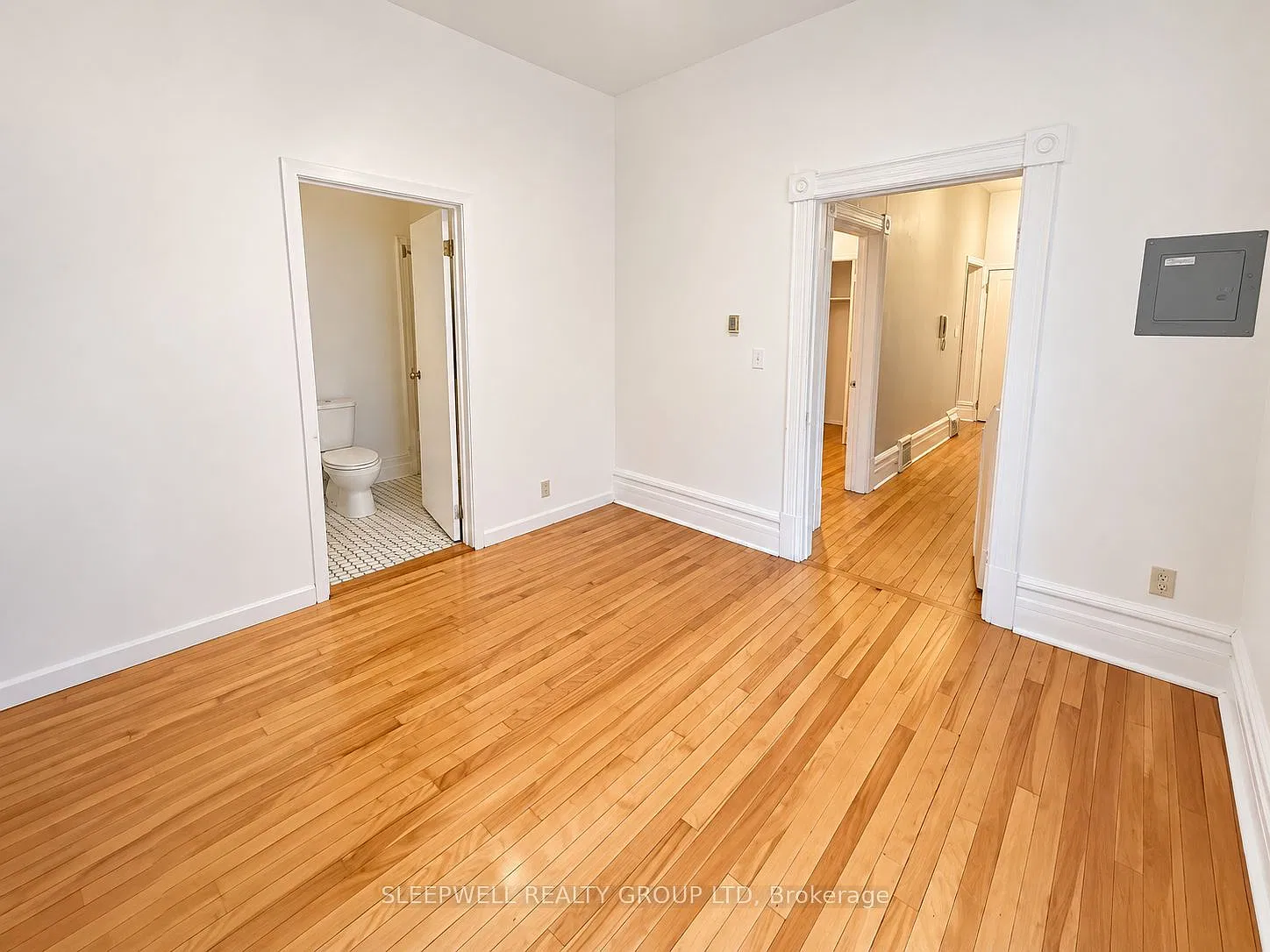 389 Daly Ave — Photo 4