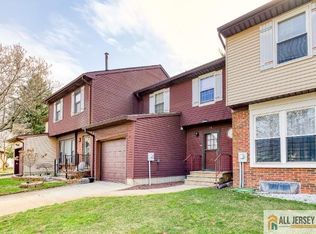 16 Pendleton Pl, Old Bridge, NJ