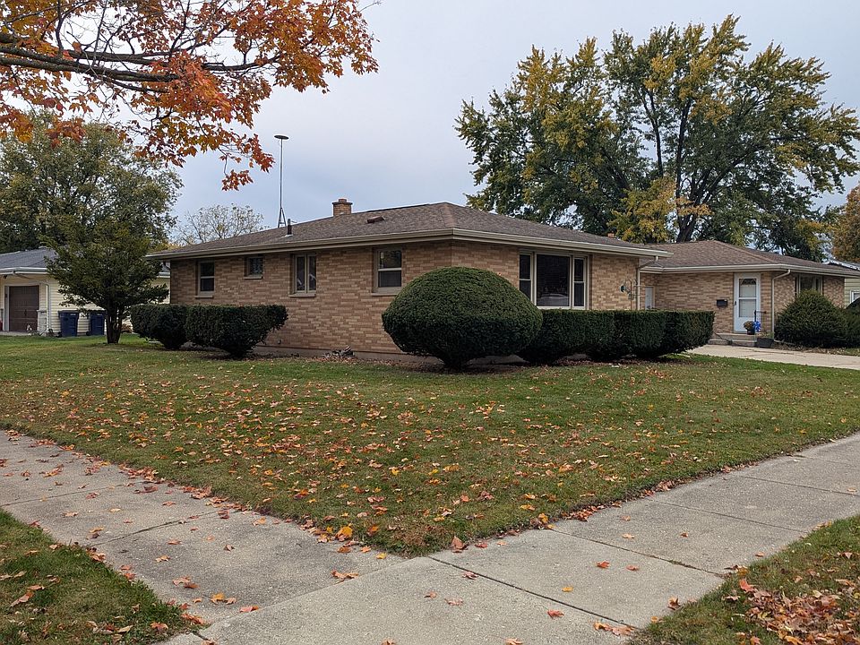 Nice corner lot in friendly largely owner occupied neighborhood on Janesville's near northside.