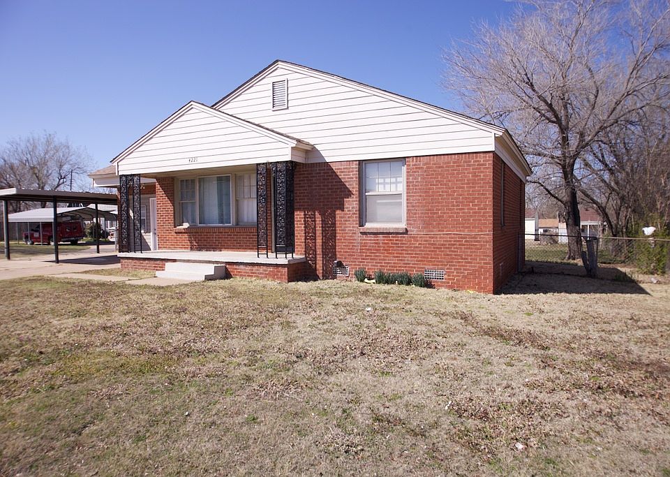 1st image of 4221 SE 27th St