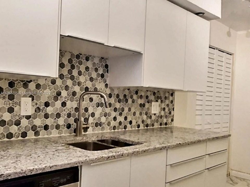 1st image of 1300 Saint Charles Pl APT 610