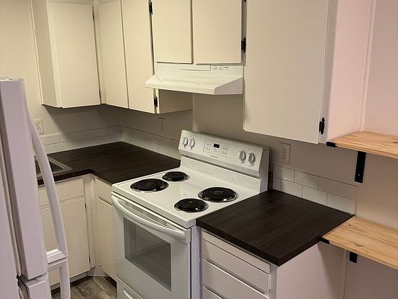 3rd image of 1816 18th Ave APT D