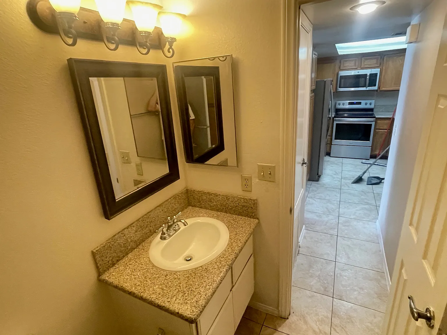 2 bed, 1186 sqft, $1,850 — Photo 4