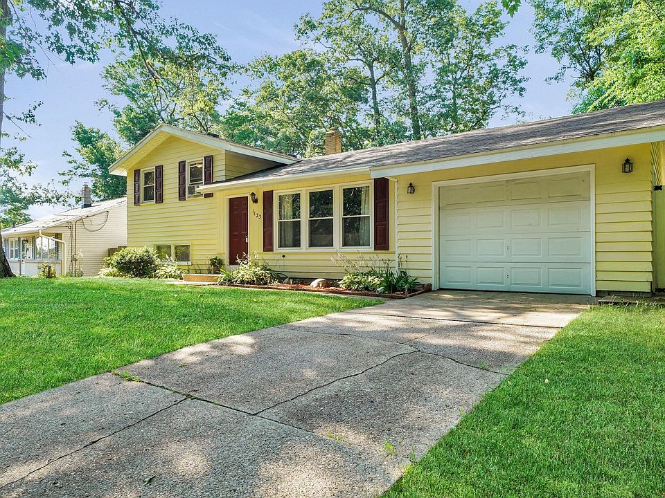 1st image of 1123 Burgis Ct SE