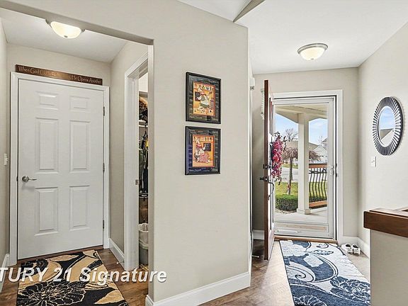 4th image of 87 Tuscany Cir