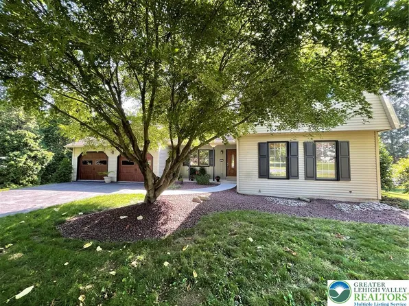 5023 Church Dr N, Coplay, PA 18037