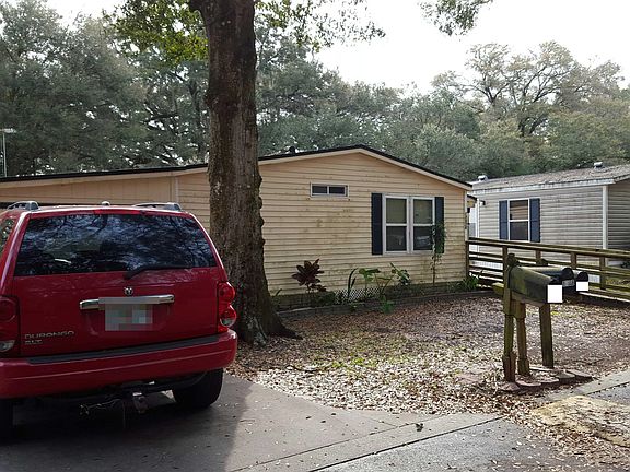 3rd image of 10556 Bay Hills Cir