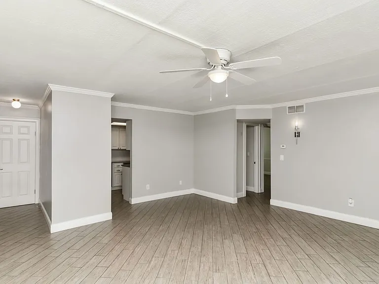 4609 W North B St #111 — Photo 13