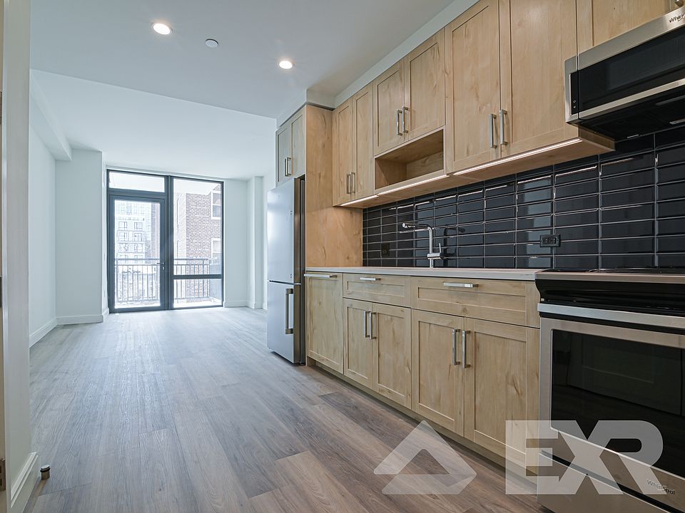 1st image of 160 Clarkson Ave #4X