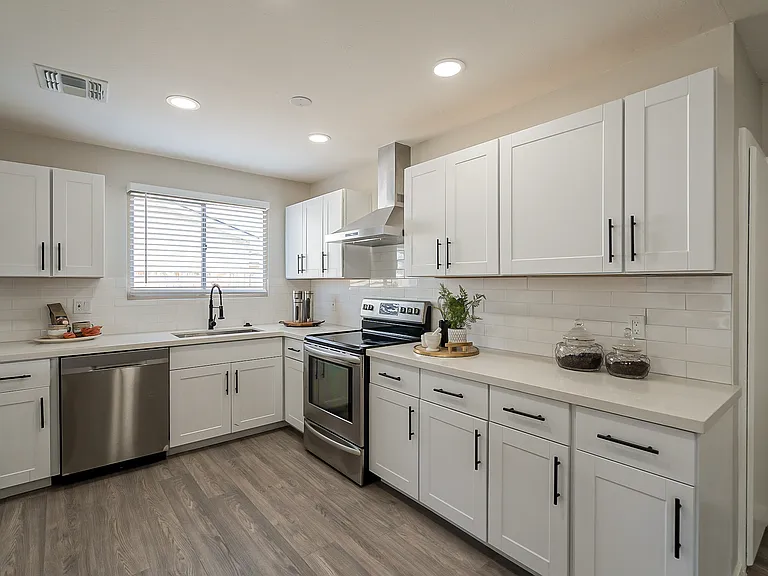 3232 E Emile Zola Ave — Photo 11