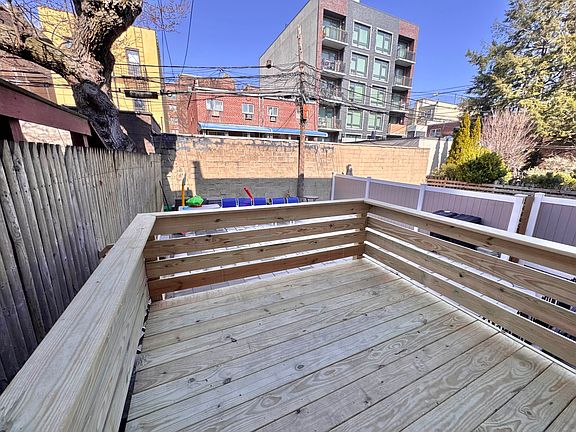4th image of 2820 36th St