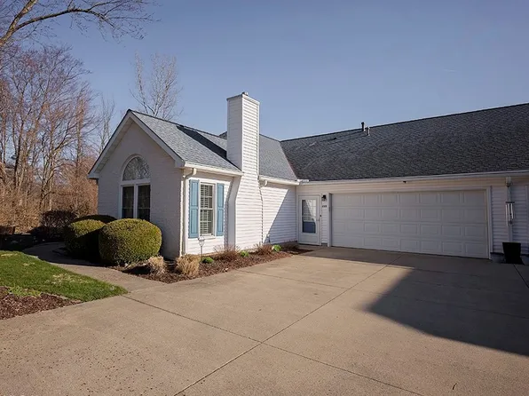 222 Mariners Way, Sheffield Lake, OH 44054