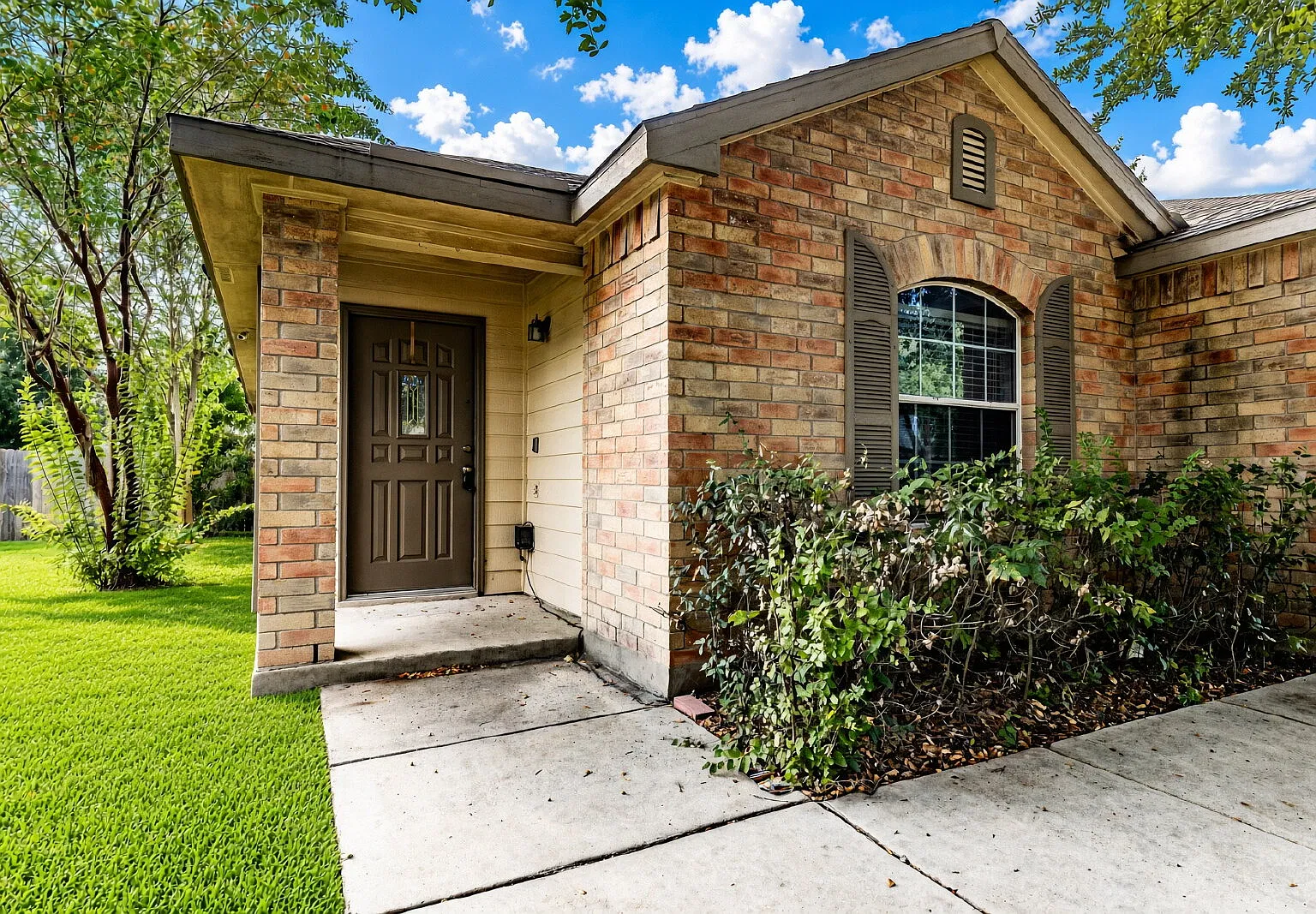 3 bed, 2.0 bath, $1,697 — Photo 4