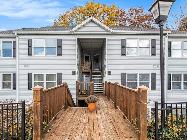 2210 Parkview Ave, Kalamazoo, MI 49008