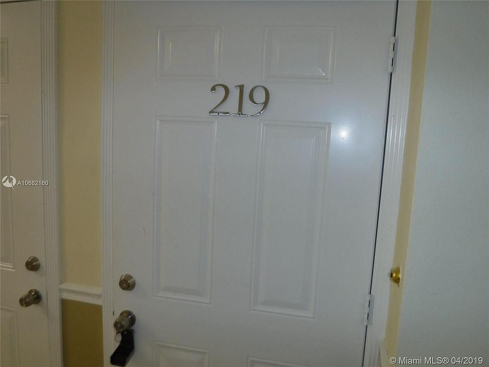 1st image of 2625 N Andrews Ave APT 219