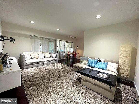 4th image of 4349 Americana Dr APT 103