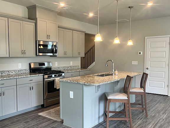 4th image of 3864 Clarington Dr