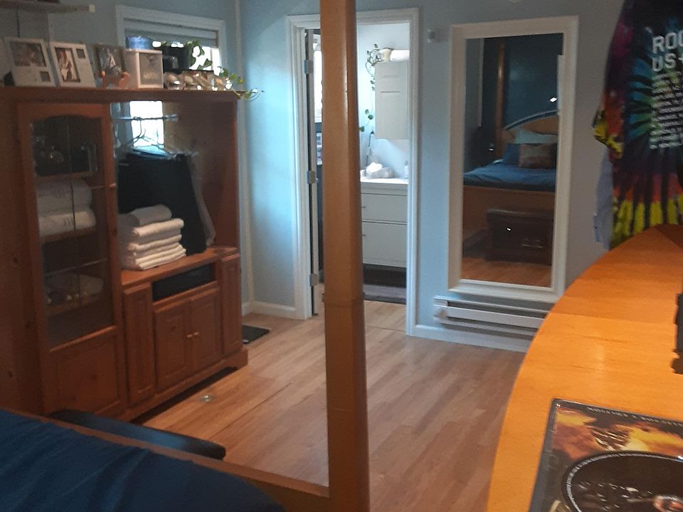 1st image of 213 Fern St
