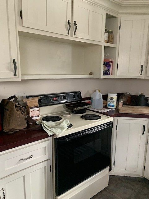 2nd image of 464 Crestwood Ave #1