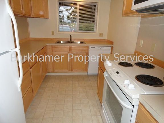 5th image of 400 Beacon Hill Dr APT 18