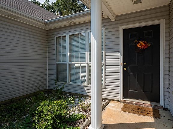 2nd image of 112 Hidden Creek Cir