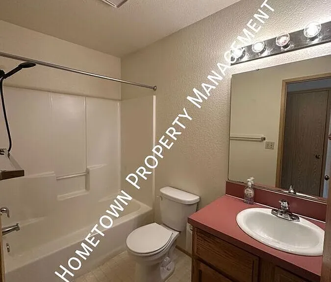1803 Pear St NE — Photo 9
