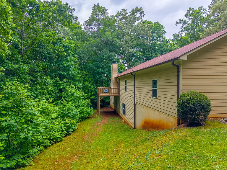 215 Oakridge Dr — Photo 21