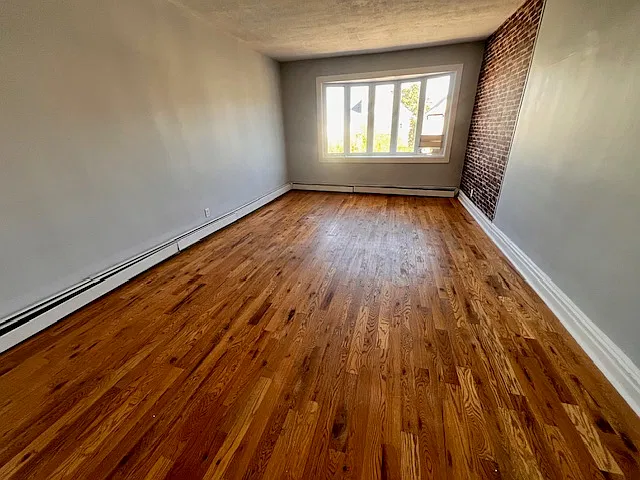 4 bed, 1200 sqft, $2,300 — Photo 3
