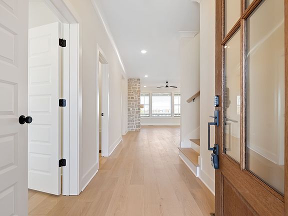 4th image of 1006 Pheasant Run Ct