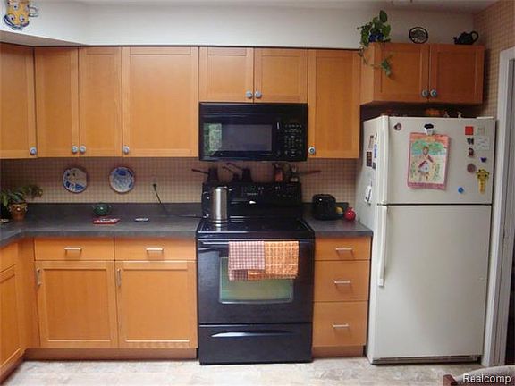 5th image of 24011 Wildbrook Ct Unit 101-1