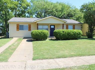 3827 Texas Dr, Dallas, TX 75211