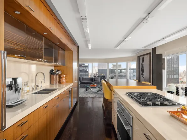 150 West 56th Street image 6 of 23