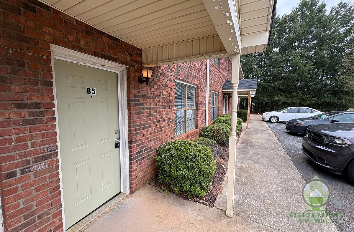 1216 North Main Street - B5 — Photo 1