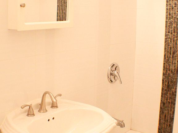 3rd image of 289 Himrod St APT 2R