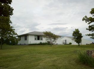 4693 N Alburnett Rd, Central City, IA 52214