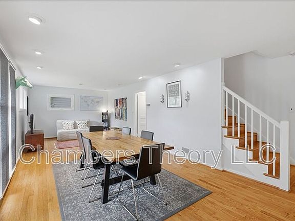 3rd image of 912 N Lexington St