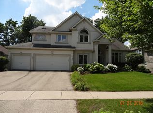 2805 Clara Ave, Aurora, IL 60502